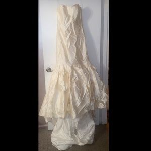 Priscilla of Boston Wedding gown not wornnot alter